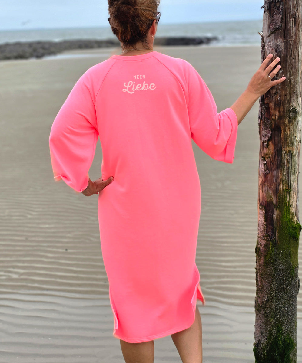 Sweatkleid „MEER LIEBE“ – NEON-CORALLE